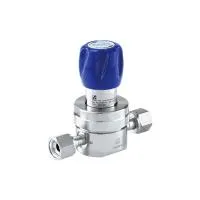 Регулятор AMFLO UHP AU22 Материал: Код SHP (Body-SUS316L VAR; Poppet, Nozzle, Diaphragm-Hastelloy®C-22; Gland-SUS316L; Seat: PCTFE); Поверхность 0.25 um; 3х портовый с, вх. давл. 20.6 бар, CV-1.1
